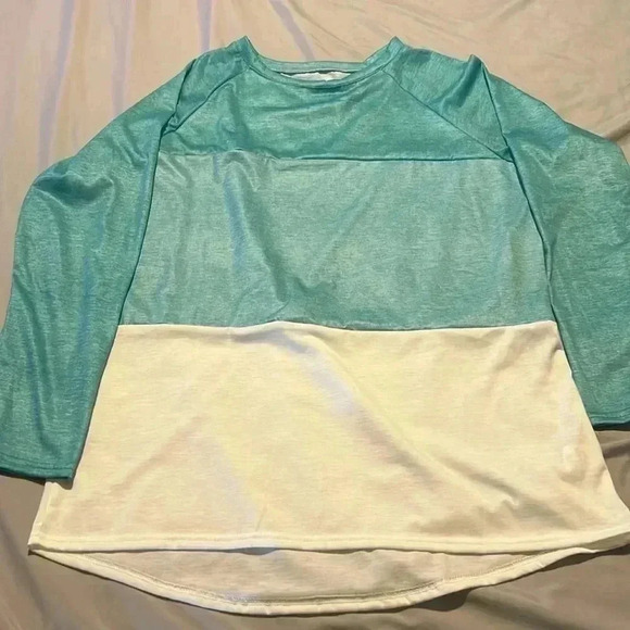 Woman top - Picture 1 of 2